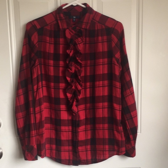 6/$30 (BUNDLE)  GAP RED PLAID LADIES SHIRT SIZE S IN GUC - Picture 1 of 12
